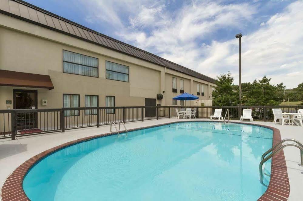 Days Inn By Wyndham Forrest City Exterior foto